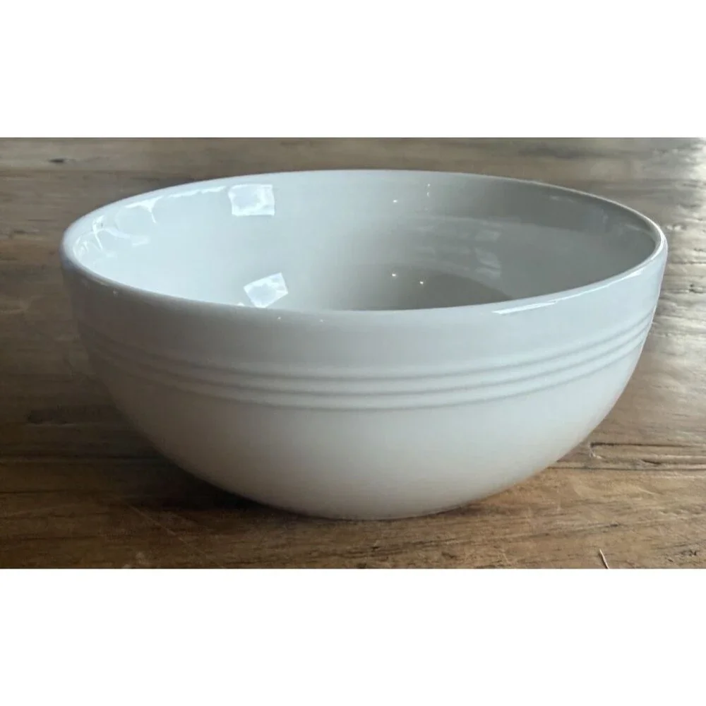 Le Creuset San Francisco Coupe Soup Cereal Bowl 26 oz 770 ml Meringue NEW NWT